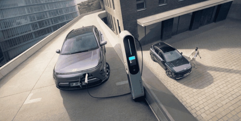 DVN--DVN--car-plugged-in-charging.png